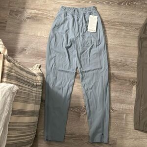 Brand new never worn Lululemon jogger